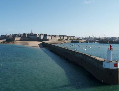 voyage-bretagne-saint-malo-remparts-sillon-porte