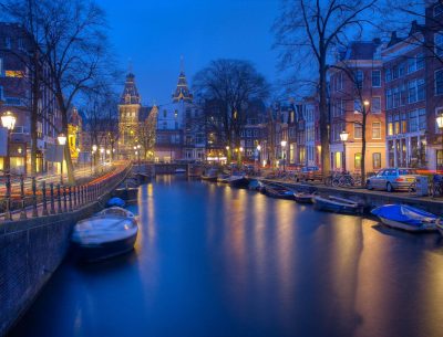 voyage-groupe-visite-amsterdam-fleuve-Amstel-canal-nuit (1)